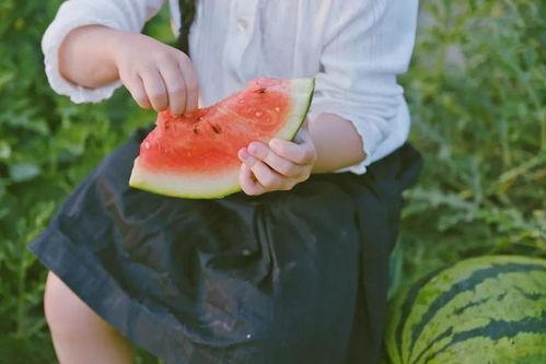 从吃瓜开始图片,揭秘网络图片背后的故事 第2张 从吃瓜开始图片,揭秘网络图片背后的故事 第2张